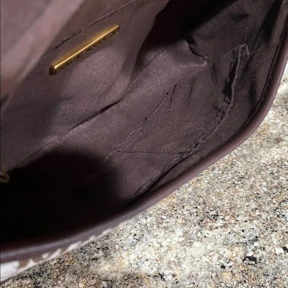 Steve Madden NWOT Beige and Brown Logo Shoulder Bag - Picture 9 of 9